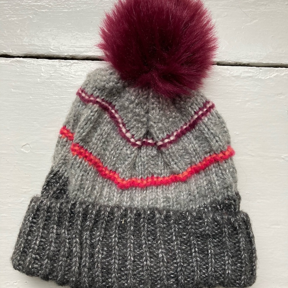 Gap winter hat, knitted beanie with pom pom